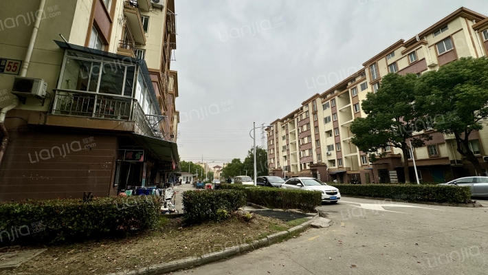 康居花园外景图