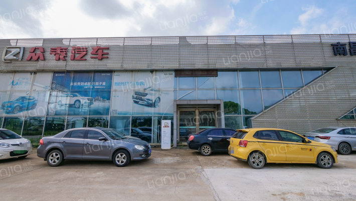 庞大汽车贸易园外景图