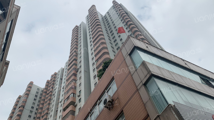 多喜中心大厦外景图