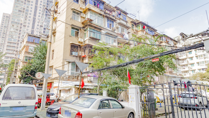 塑料厂宿舍外景图