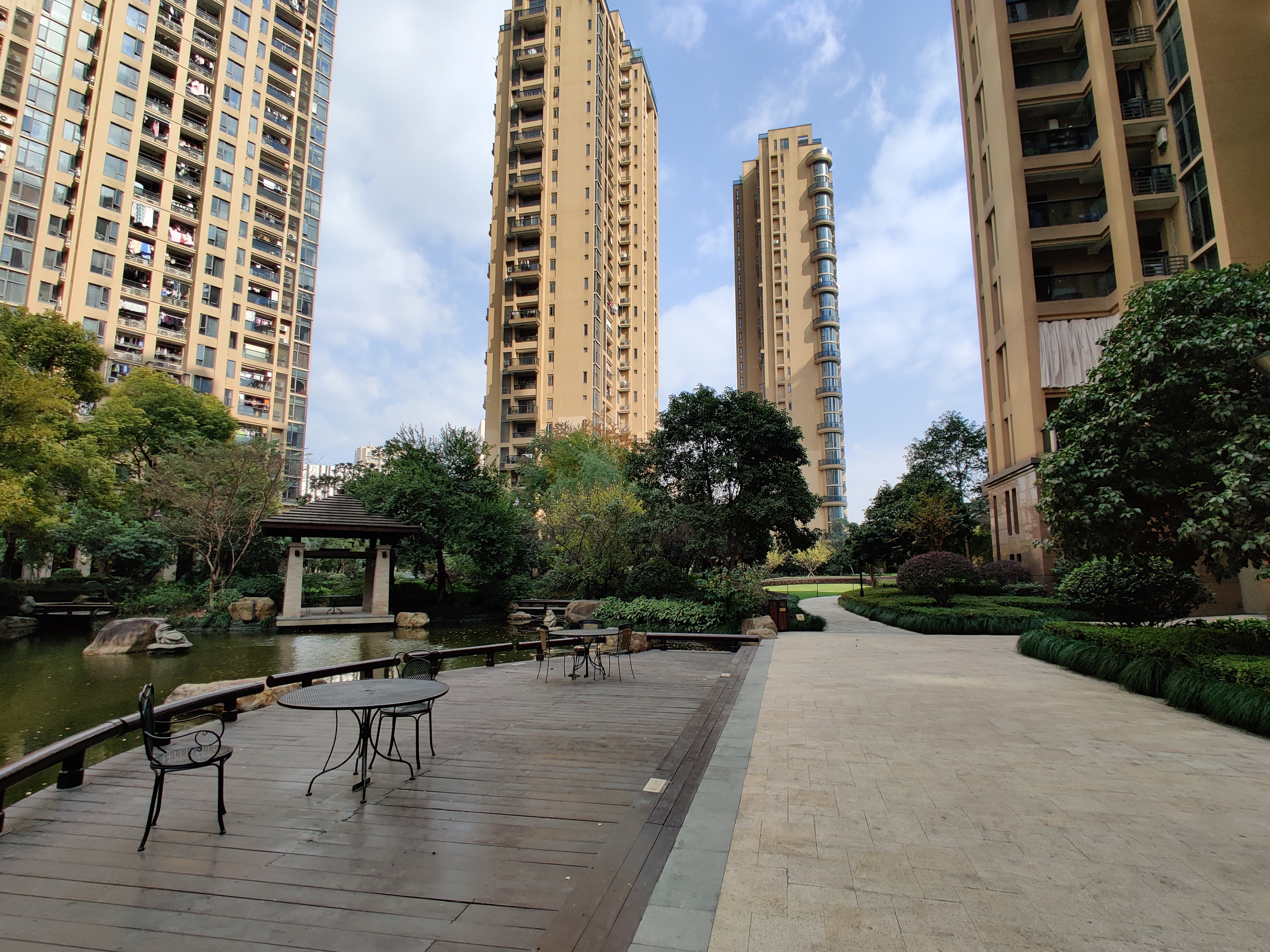 万家花城小区实景 3