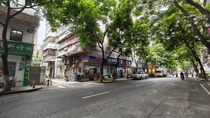 食出综合楼外景图