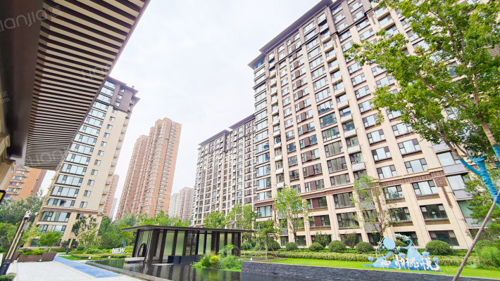 珑悦府西区外景图