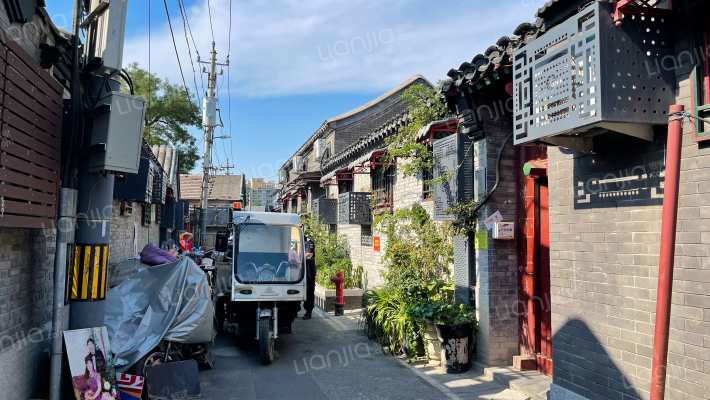 铁鸟胡同外景图