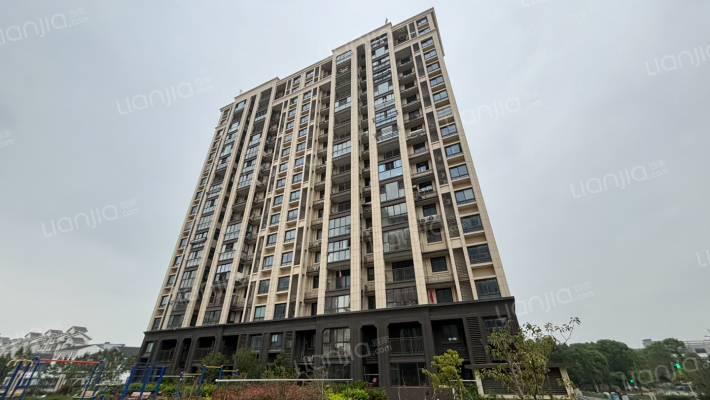 鸷山花园外景图