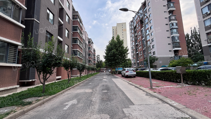 天辰里小区外景图