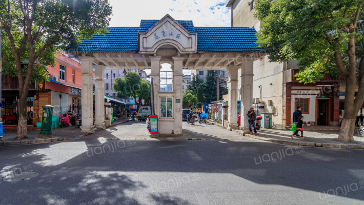 蓬莱山庄外景图