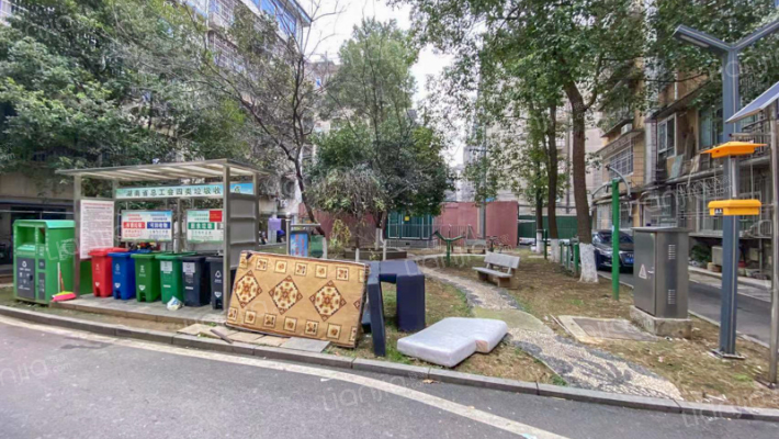 省总工会宿舍外景图