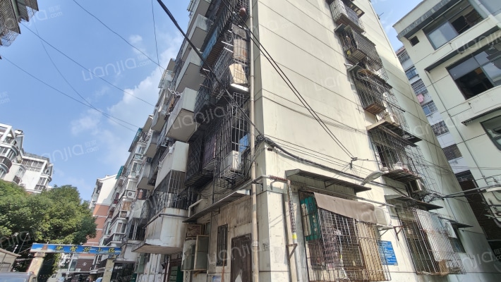 后长街77号外景图