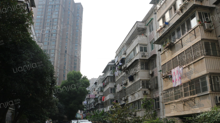 万小店小区外景图