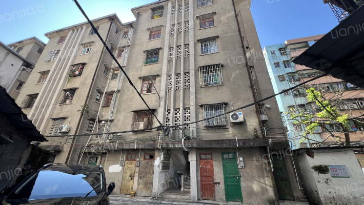 龙山里东外景图