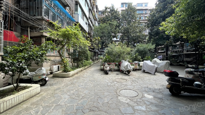 教师公寓外景图