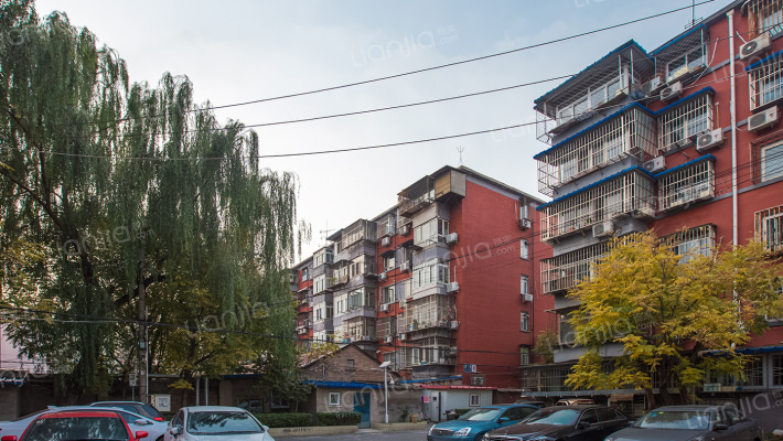 右外西三条外景图