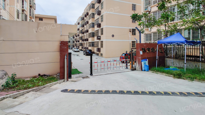 体育场小区外景图