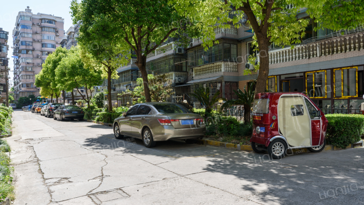 心族公寓外景图