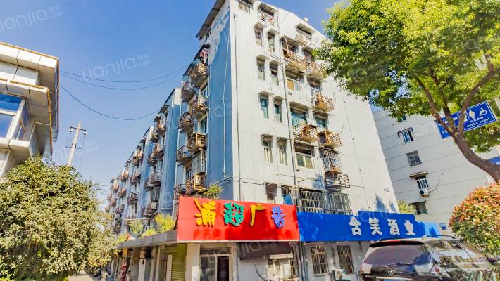 中圣北街外景图