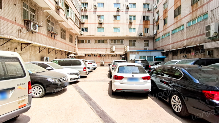 富春公寓外景图