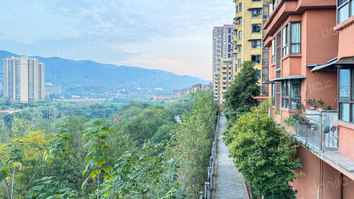 溪岸新居外景图