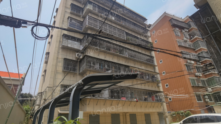 自来水宿舍楼外景图