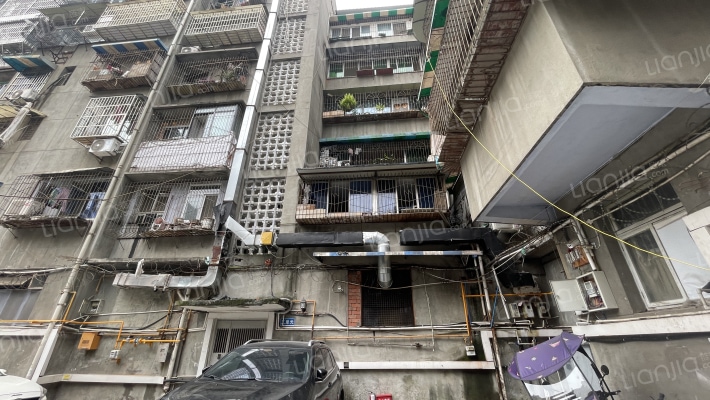 长江东二街外景图