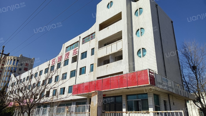 工薪小筑外景图