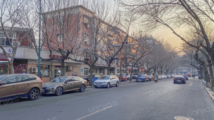 四平西道外景图