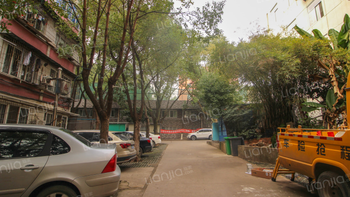 东湖山庄外景图