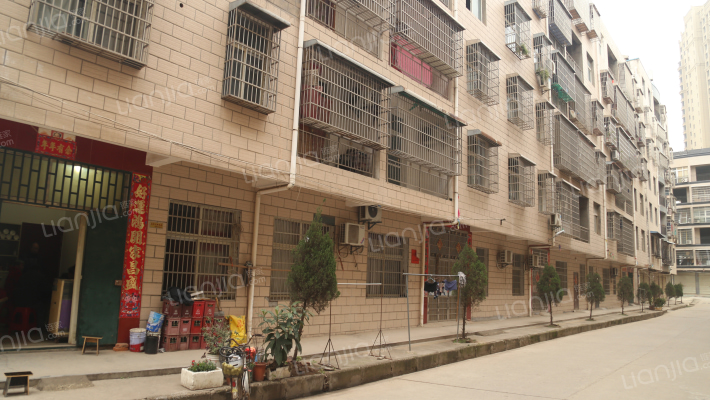 东方红小区外景图