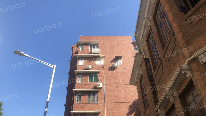 庙前西街外景图