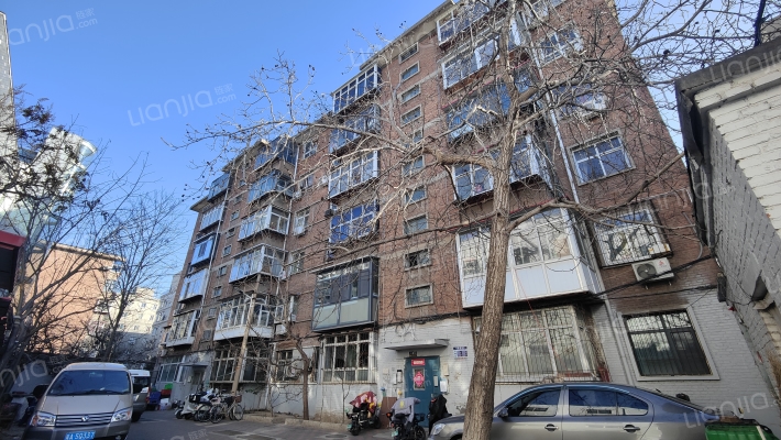 市城管局宿舍外景图