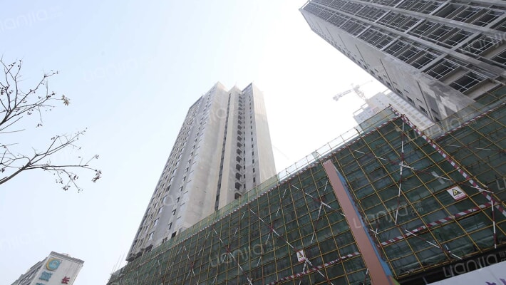 长房地铁银座外景图