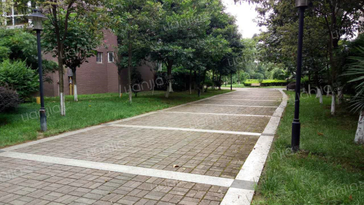 四川旅游学院教师公寓外景图