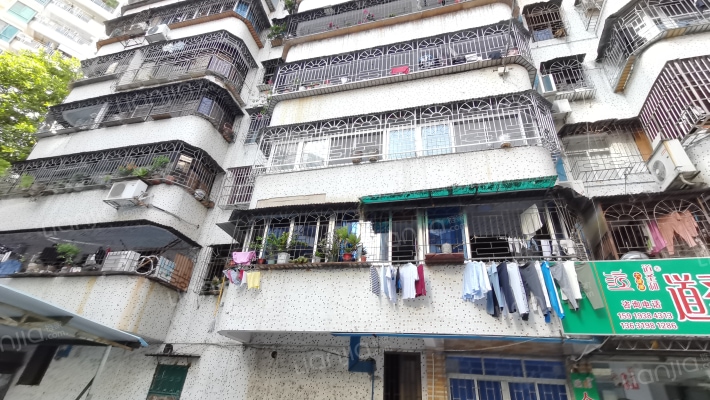 南四街8号小区外景图