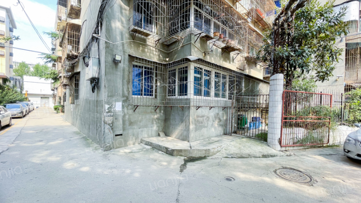 西部建筑抗震勘察设计研究院家属院外景图