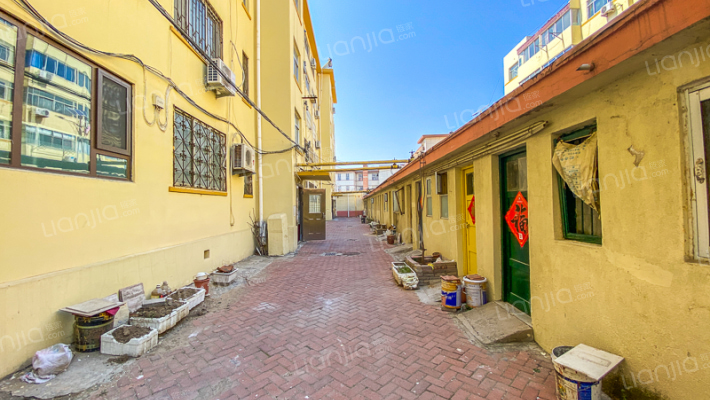 工商银行家属楼外景图