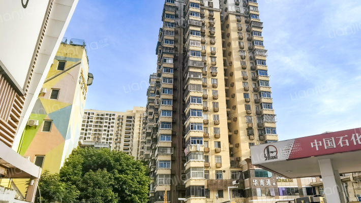 石油大厦外景图