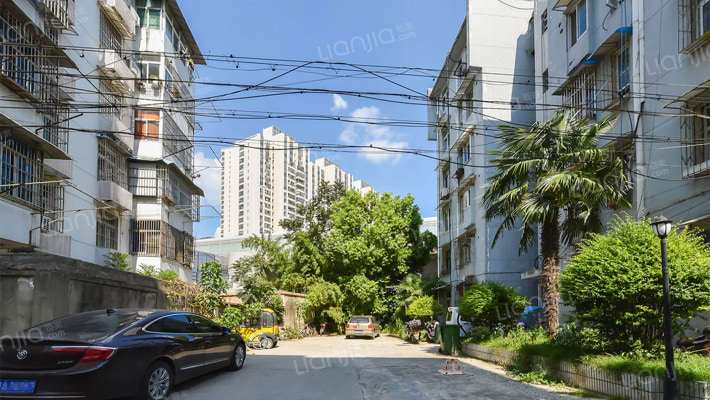 体育东村外景图