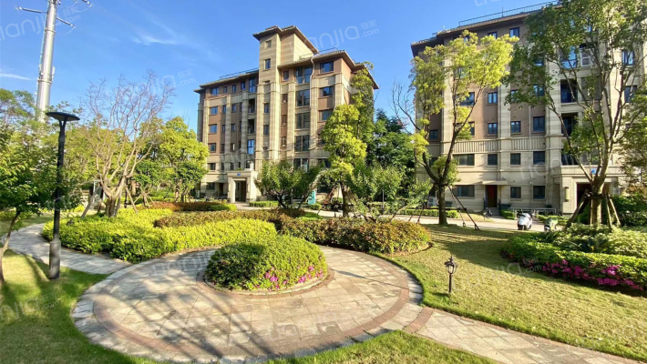 恒大翡翠华庭外景图