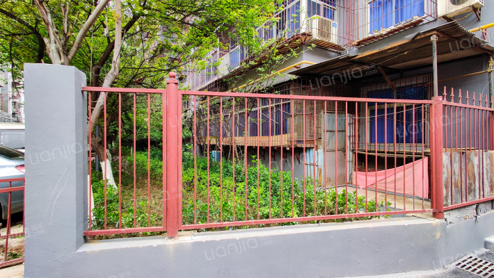 新中小区西院外景图