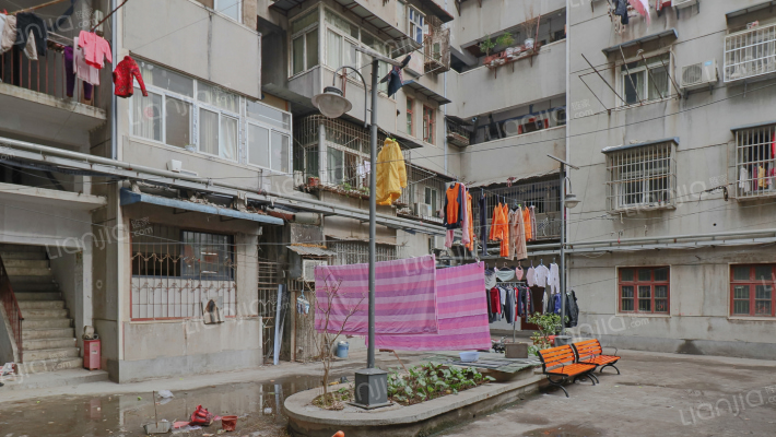 中胜大楼外景图