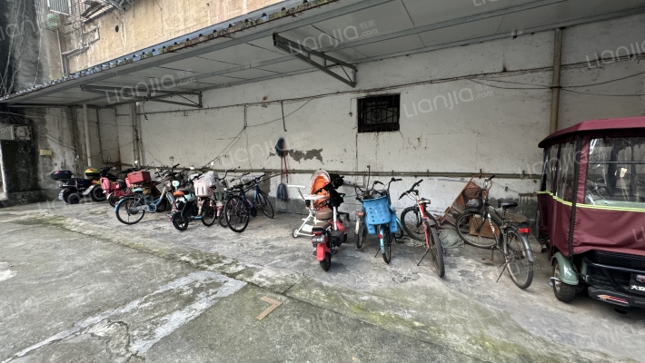 粮食局家属区外景图