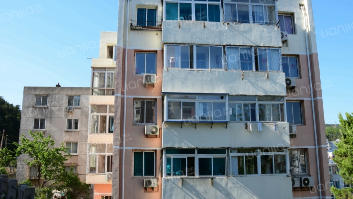 新石道街外景图