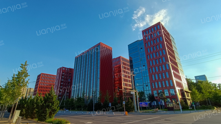 东方蓝海中心外景图