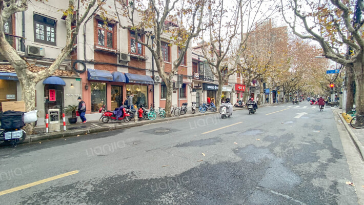 巨鹿路584号外景图