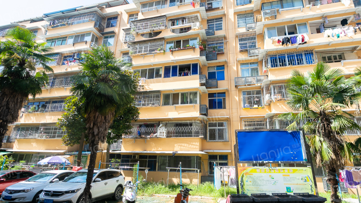 荷花苑小区外景图