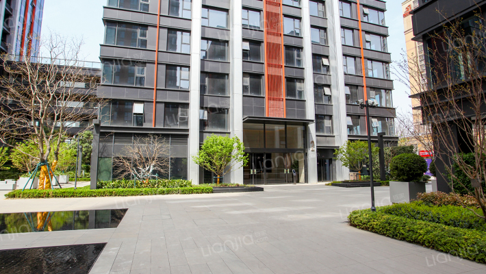 华润置地中心外景图