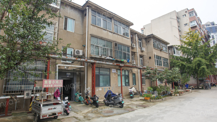 交通路130号院外景图