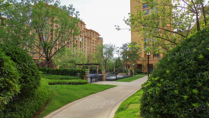 绿城理想之城蓝岸E区北区外景图