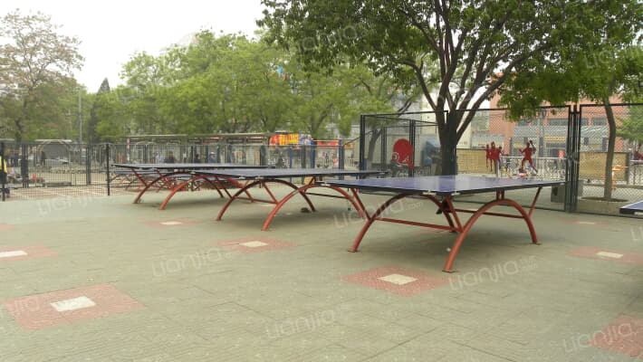 红莲中里外景图