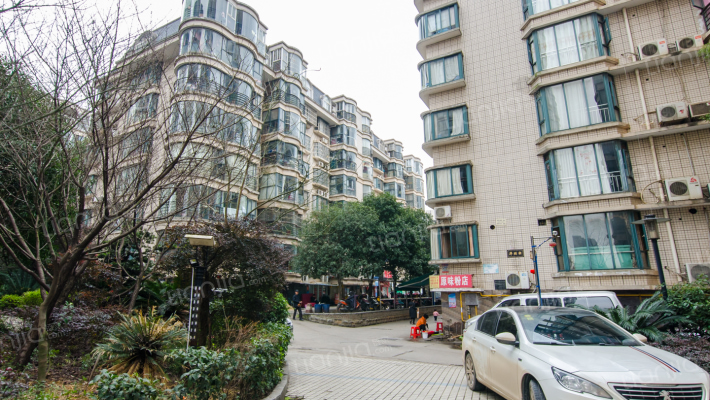 华丽家族外景图